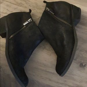 Spunky Carlos Santana Black Suede Ankle Booties